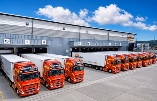 Camions et quai logistique · visuel d’illustration